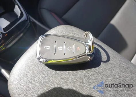 2025 Chevrolet Trax Fwd 2Rs z USA, uszkodzony, nr VIN KL77LJEP1SC028826